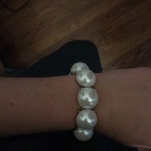 Pearl bracelet